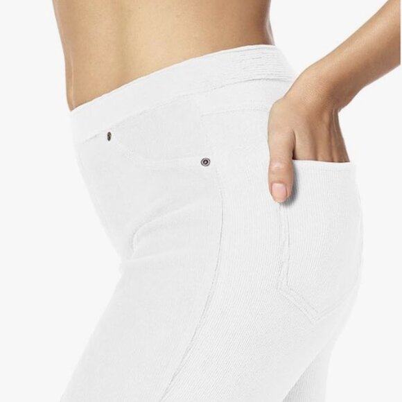 “HUE” OFF WHITE CORDUROY LEGGINGS - MED - Picture 11 of 11
